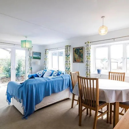 Merope Rocks Cornwall Chalet *